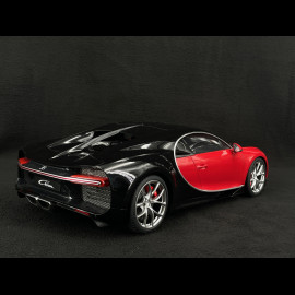 Bugatti Chiron 2017 Italienisches Rot / Nocturne Schwarz 1/12 Autoart 12113