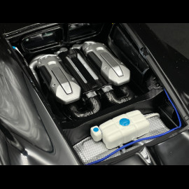 Bugatti Chiron 2017 Italienisches Rot / Nocturne Schwarz 1/12 Autoart 12113