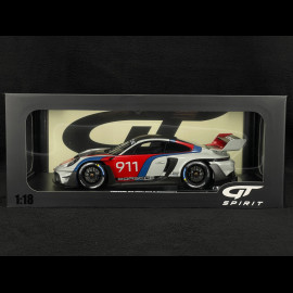 Porsche 911 GT3 R Typ 992 n° 911 Rennsport 2023 Weiß / Blau / Rot 1/18 GT Spirit GT495
