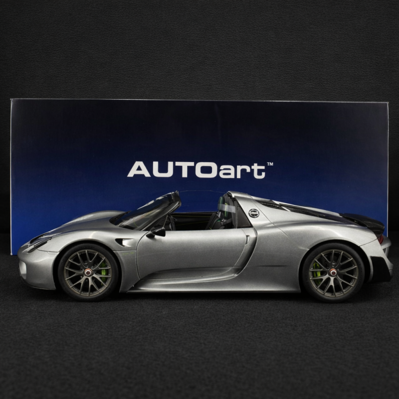 Porsche 918 Spyder Weissach Package 2013 GT Silver 1/12 Autoart 12123