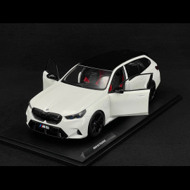 BMW M5 Touring G99 2025 Alpinweiß Uni 1/18 Solido S1814802
