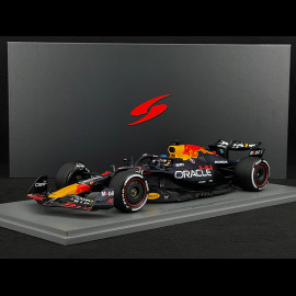 Max Verstappen Red Bull RB20 n° 1 Sieger Weltmeisterschaft 2024 F1 mit Pit Board 1/18 Spark 18S666