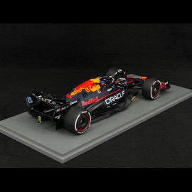 Max Verstappen Red Bull RB20 n° 1 Winner World Championship 2024 F1 with Pit Board 1/18 Spark 18S666
