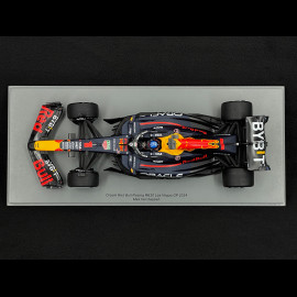 Max Verstappen Red Bull RB20 n° 1 Winner World Championship 2024 F1 with Pit Board 1/18 Spark 18S666
