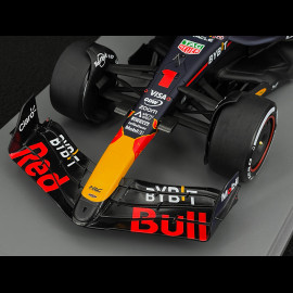 Max Verstappen Red Bull RB20 n° 1 Winner World Championship 2024 F1 with Pit Board 1/18 Spark 18S666