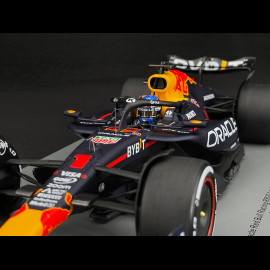 Max Verstappen Red Bull RB20 n° 1 Winner World Championship 2024 F1 with Pit Board 1/18 Spark 18S666