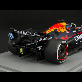 Max Verstappen Red Bull RB20 n° 1 Sieger Weltmeisterschaft 2024 F1 mit Pit Board 1/18 Spark 18S666