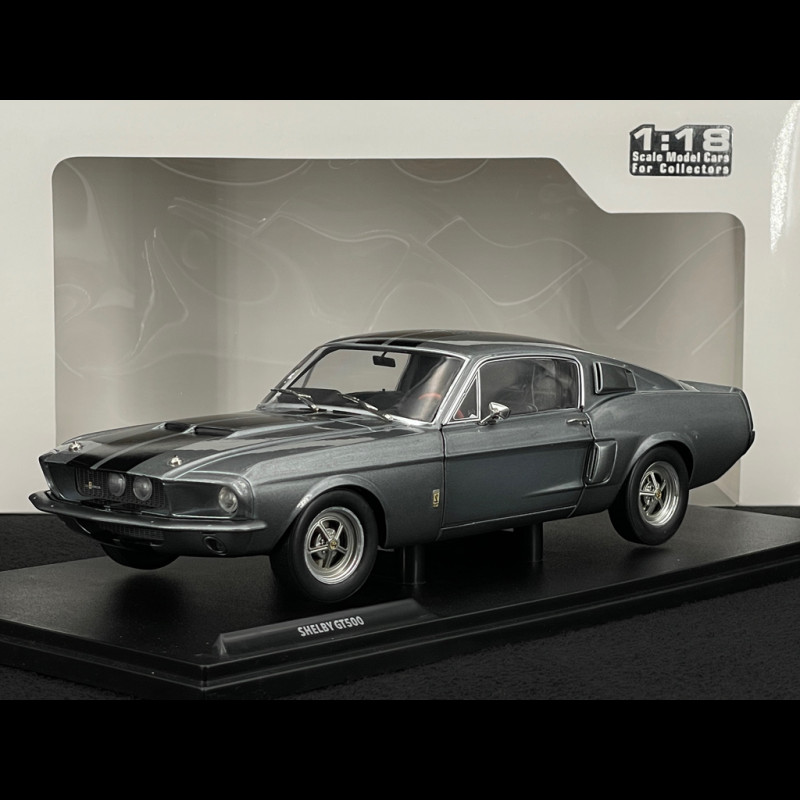 Ford Shelby Mustang GT500 1967 Grau / Schwarze Streifen 1/18 Solido S1802905