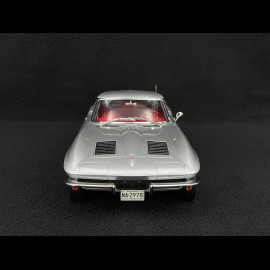 Chevrolet Corvette Stingray 1963 Sebring Silber 1/18 Norev 189052