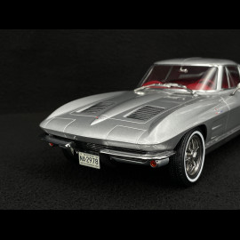 Chevrolet Corvette Stingray 1963 Sebring Silver 1/18 Norev 189052