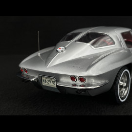 Chevrolet Corvette Stingray 1963 Sebring Silver 1/18 Norev 189052