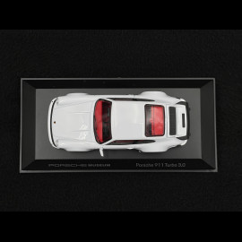 Porsche 911 Turbo 3.0 Typ 930 1975 Weiß / Rot 1/43 Welly MAP01993124