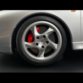 Porsche 911 Carrera 4S Typ 993 1995 Polarsilber 1/8 GT Spirit GTS801901