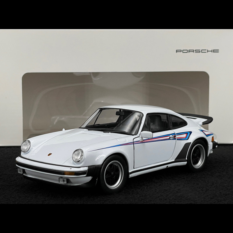 Porsche 911 Turbo 3.0 Typ 930 1975 Weiß / Martini Streifen 1/24 Welly MAP02493324