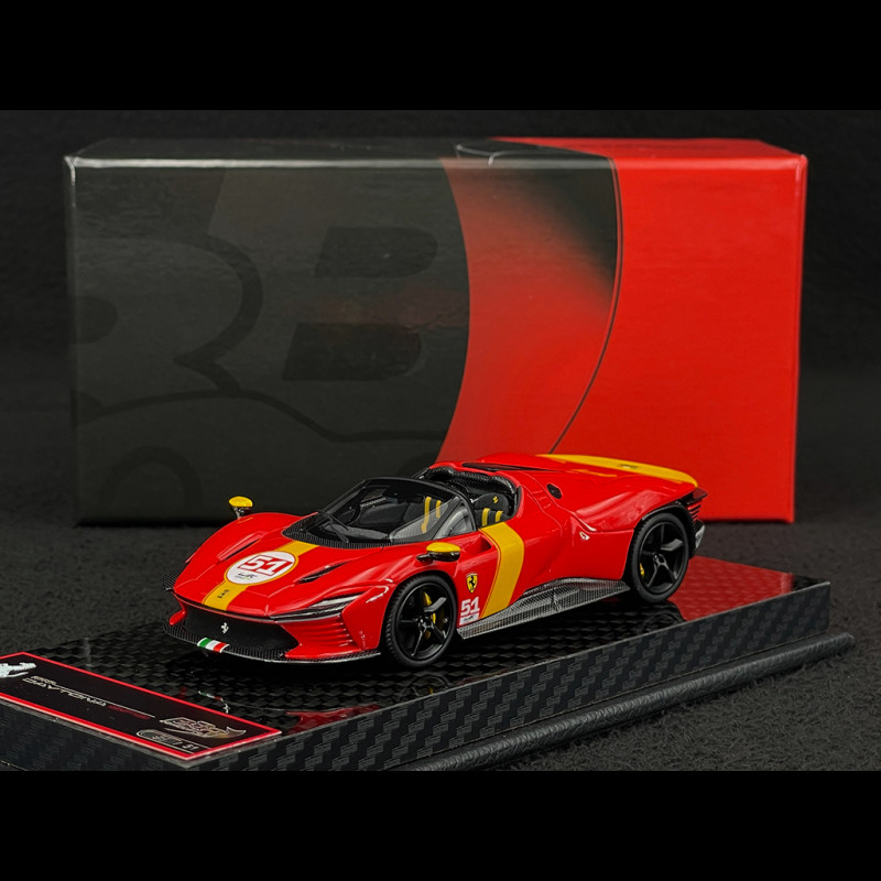 Ferrari Daytona SP3 Serie Icona n° 51 Hommage 24h Le Mans 2022 Rosso Corsa / Jaune Giallo 1/43 BBR Models BBRC267LM51