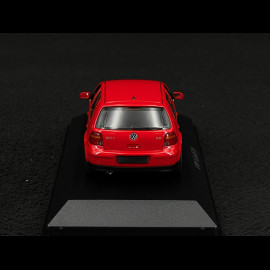 Volkswagen Golf IV 1999 Red 1/43 Minichamps 940056061