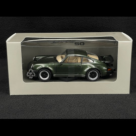 Porsche 911 Turbo 3.0 Typ 930 1975 Eichengrün 1/24 Welly MAP02493024