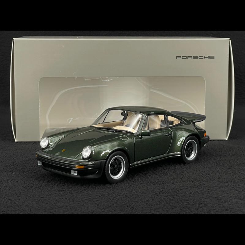 Porsche 911 Turbo 3.0 Typ 930 1975 Eichengrün 1/24 Welly MAP02493024