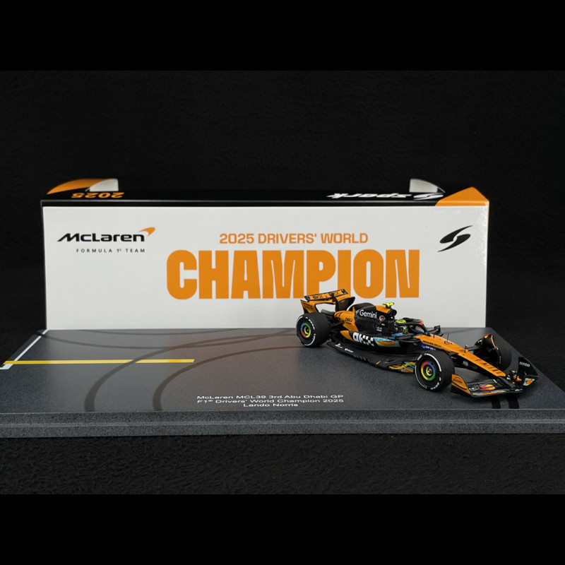 Lando Norris McLaren MCL39 n° 4 3. GP Abu Dhabi / Weltmeister 2025 F1 mit Pit Board 1/43 Spark S9678