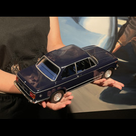 BMW 1602 SERIES 2 1974 Mitternachtsblau 1/12 KK-Scale KKDC120102