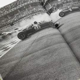 Ferrari Buch von Pino Allievi 2025 - Englisch