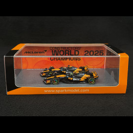 McLaren MCL39 Lando Norris n° 4 / Oscar Piastri n° 81 Sieger der F1 Konstrukteursweltmeisterschaft 2025 F1 1/64 Spark 64S084