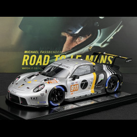 Porsche 911 RSR Type 991.2 n° 911 24h Le Mans 2023 Michael Fassbender Road To Le Mans 1/18 Spark WAP0212220TRSR