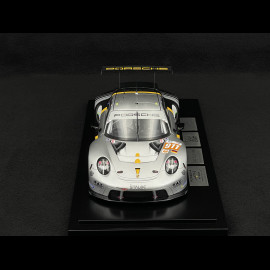 Porsche 911 RSR Type 991.2 n° 911 24h Le Mans 2023 Michael Fassbender Road To Le Mans 1/18 Spark WAP0212220TRSR