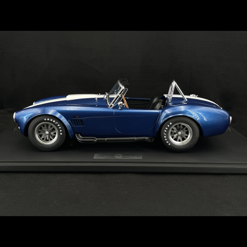Shelby Cobra 427 S/C 1967 Metallic Blau 1/8 GT Spirit GTS800802