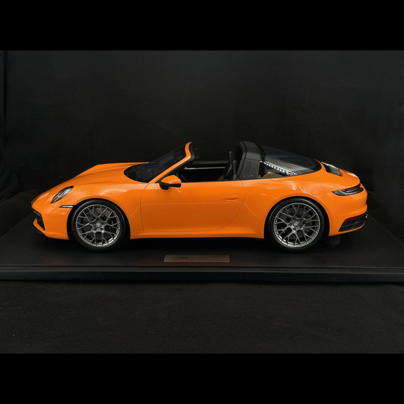 Porsche 911 Targa 4S Typ 992 2021 Pastellorange 1/8 GT Spirit GTS802101