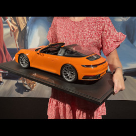 Porsche 911 Targa 4S Typ 992 2021 Pastellorange 1/8 GT Spirit GTS802101