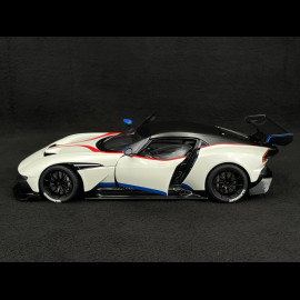 Aston Martin Vulcan 2015 Stratus White 1/18 AutoArt 70261