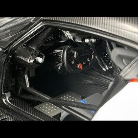 Aston Martin Vulcan 2015 Stratus White 1/18 AutoArt 70261
