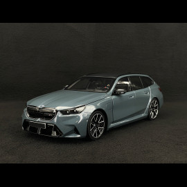 BMW M5 Touring 2024 Grau Metallic 1/18 Minichamps 110023901
