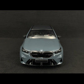 BMW M5 Touring 2024 Grau Metallic 1/18 Minichamps 110023901