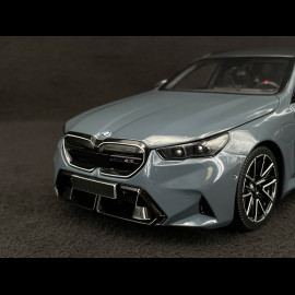BMW M5 Touring 2024 Grau Metallic 1/18 Minichamps 110023901
