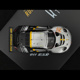 Set Porsche 911 RSR Typ 991.2 n° 911 24h Le Mans 2023 mit Michael Fassbenders Helm 1/43 Spark WAP0202210TRSR