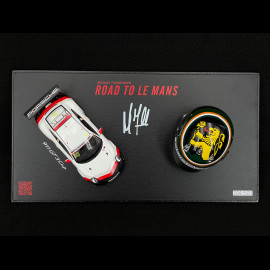 Set Porsche 911 GT3 Cup Typ 991.2 n° 93 2020 mit Michael Fassbenders Helm 1/43 Spark WAP0202110TGT3