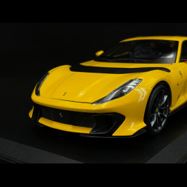 Ferrari 812 Competizione 2021 Giallo Modena 1/18 Bburago BU01646