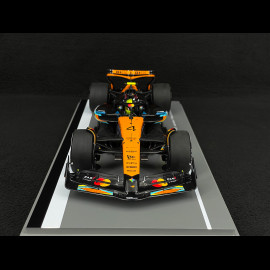 Lando Norris McLaren MCL39 n° 4 3. GP Abu Dhabi 2025 F1 mit Pit Board 1/18 Spark 18S1118