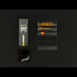 Lando Norris McLaren MCL39 n° 4 3. GP Abu Dhabi 2025 F1 mit Pit Board 1/18 Spark 18S1118