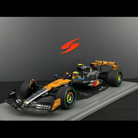 Lando Norris McLaren MCL39 n° 4 Sieger GP Großbritannien 2025 F1 mit Pit Board 1/18 Spark 18S1010