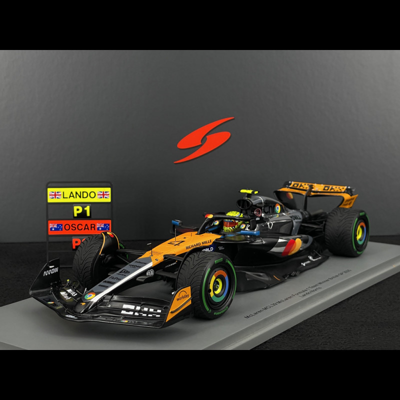 Lando Norris McLaren MCL39 n° 4 Sieger GP Großbritannien 2025 F1 mit Pit Board 1/18 Spark 18S1010