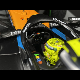 Lando Norris McLaren MCL39 n° 4 Sieger GP Großbritannien 2025 F1 mit Pit Board 1/18 Spark 18S1010