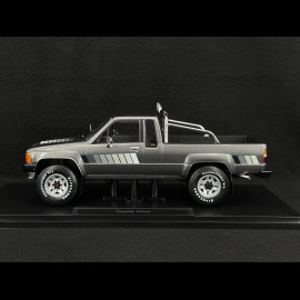 Toyota Hilux Xtra Cab 4x4 1985 Grau Metallic 1/18 KK Scale KKDC181563