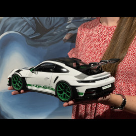 Porsche 911 GT3 RS Typ 992 2022 Tribute To 1972 Carrera RS Weissach Package Weiß / Pythongrün Streifen 1/12 Norev 127535