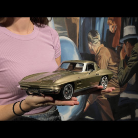 Chevrolet Corvette C2 Sting Ray 1963 Saddle Tan 1/12 GT Spirit GT1004