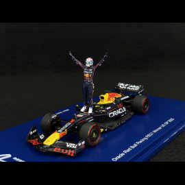 Max Verstappen Red Bull RB21 n° 1 Winner USA GP 2025 F1 with Figurine and Pit Board 1/43 Spark S9666
