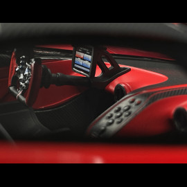 Bugatti Bolide 2024 Rot / Carbon Schwarz 1/18 MCM