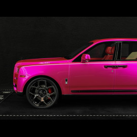 Rolls Royce Cullinan 2018 Elektrische Rose / Roter Innenraum 1/18 GL Model GLCUEP